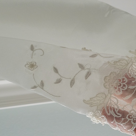 Oscar de la Renta - Picture 3 of 12